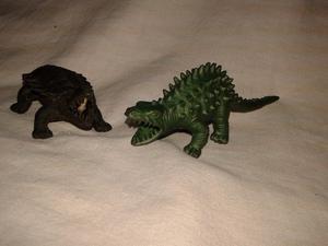 dinosaurios diferentes de goma 2 UNIDADES $250