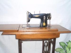 Maquina de coser godeco