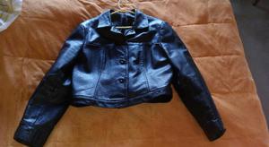 Vendo campera de cuero original unisex