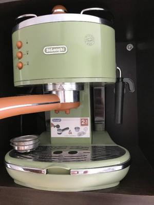 CAFETERA EXPRESS DE LONGHI ECO311BK 15 BARES.