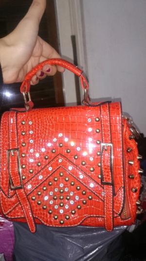 Cartera bolso morral ecocuerococodrilo