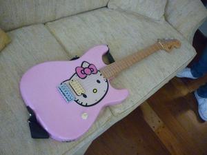 Guitarra Fender Hello kitty Startocaster como nueva