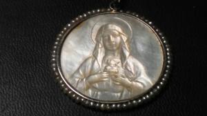 Medalla Religiosa Virgen En Oro18k Miniperlas Y Madreperlajd