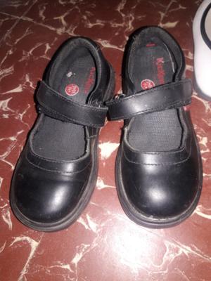 Zapatos colegiales negros