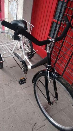 Bicicleta triciclo para reparto