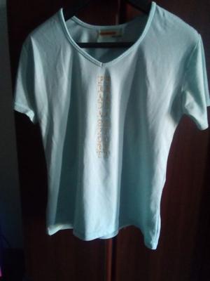 REMERA PRADA CELESTE