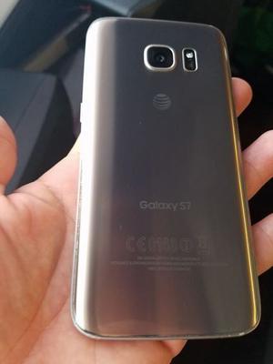 Samsung Galaxy S7. Gold. Libre. Con vidrio templado