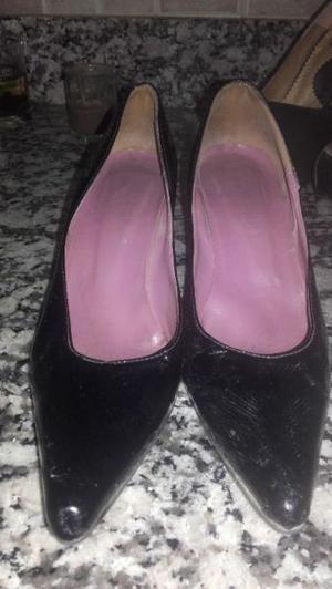 Vendo bellos zapatos y botitas