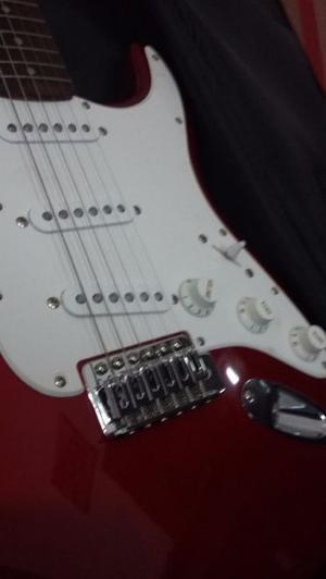 Vendo o permuto guitarra squier stratocaster por un bajo