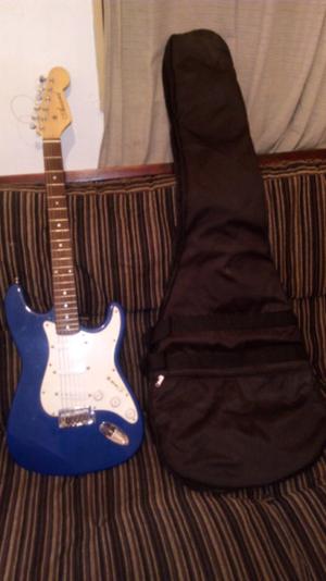 Guitarra Electrica Accord Stratocaster con funda y cable