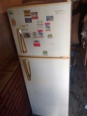 Heladera Philco con freezer para arreglar