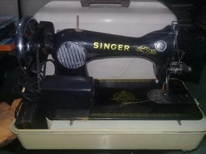 Vendo Máquina de coser Singer