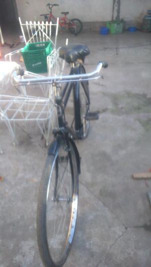 Bicicleta antigua en buen estado