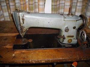 MAQUINA DE COSER RECTA SEMI INDUSTRIAL SINGER 196K205