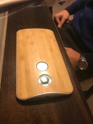 Motorola x 2°generacion con madera de bambú