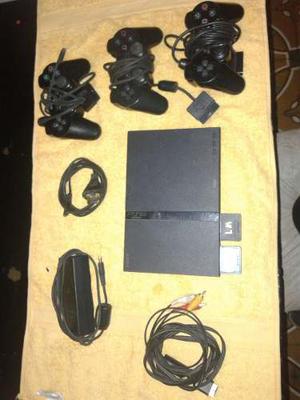 Play Station 2 (chipeada, 3 Joystics, 2 Memory Cards)