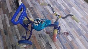 Triciclo niña usado