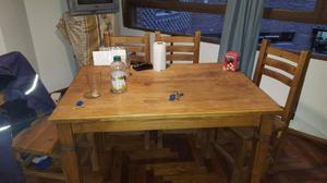 Vendo Juego de mesa y sillas