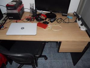 Vendo o permuto escritorio y silla giratoria usados