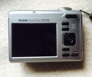 Maquina fotográfica Kodak Z  c/ estuche y manual