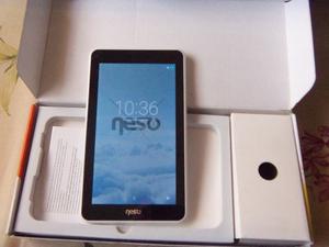 Tablet Neso, 7", en caja, un mes de uso