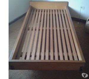 CAMA TURCA DE MADERA MACIZA 1 PLAZA EN PERFECTO ESTADO