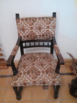 Antiguo sillón tallado