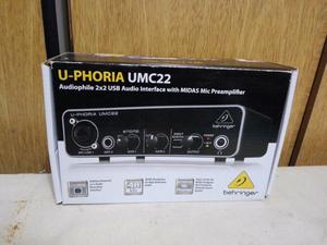Behringer UMC22 U-phoria USB 2x2