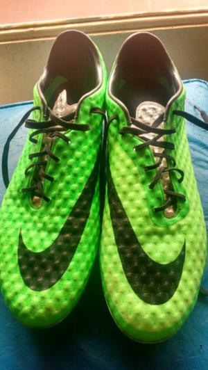 Botines Nike hypervenom