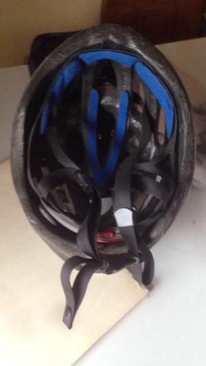 Casco para ciclismo. Muy poco uso. Marca Bell