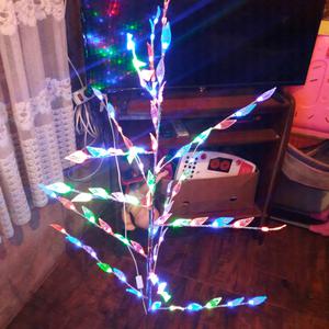 HERMOZA ARBOL LEDS IDEAL PARA ADORNAR