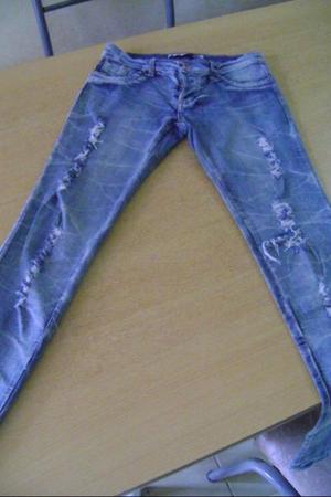 JEANS ROTO TALLE 40
