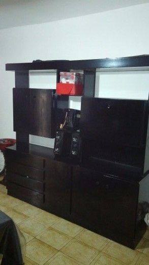 Mueble pintado en color negro