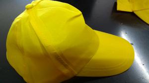 Pack de gorras amarillas