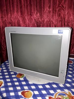 VENDO MONITOR SAMSUNG