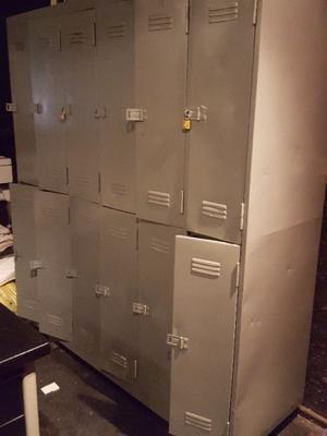 Vendo locker 12 puertas