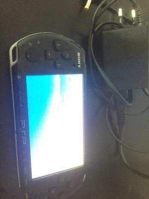 Psp Con Varios Juegos Granados! Buen Estado Con Cargador.-