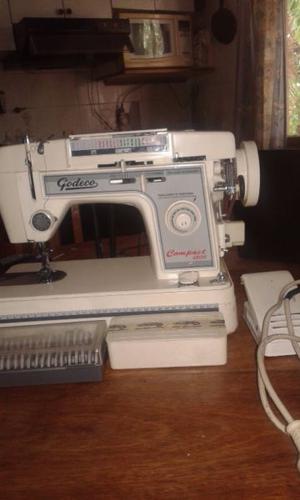 VENDO MAQUINA DE COSER ELÉCTRICA