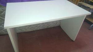 escritorio blanco liquido