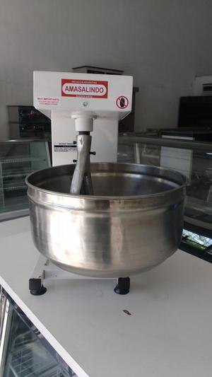 AMASADORA DE 20 KG