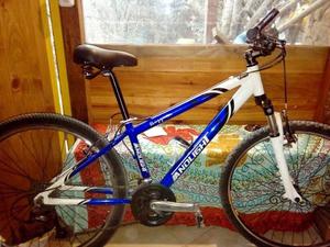 Bicicleta Mountain Bike