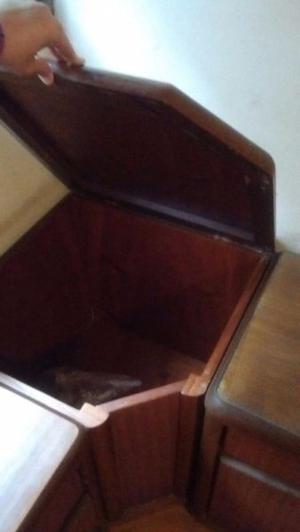 VENDO JUEGO DE DORMITORIO COMPLETO