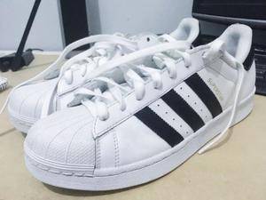 Adidas Superstar Blancas casi nuevas talle 43