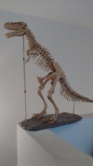 Dinosaurio con estructura