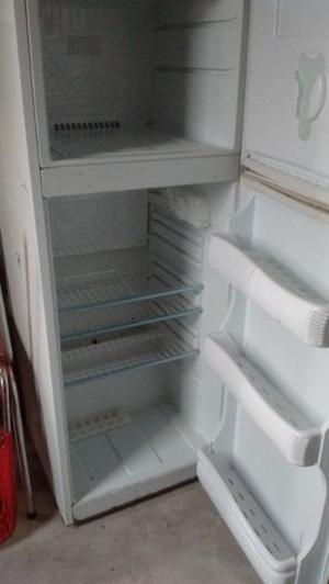 Heladera Briket con freezer