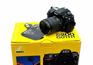 NIKON D 200