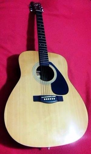 Guitarra Electroacústica Yamaha Fx 310a con afinador