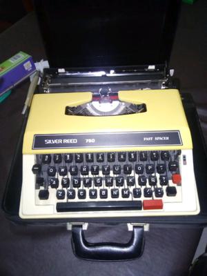 Máquina de escribir sin uso