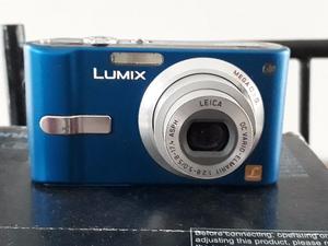 Vendo Cámara Lumix 6.0Mx, 2.5 LDC, Lente Leica, accesorios