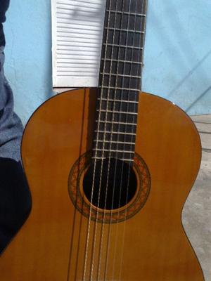 Vendo GUITARRA CRIOLLA YAMAHA C40 IMPECABLE POR DONDE SE LA